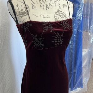 Sleek velvet beaded aline prom dress spaghetti straps burgundy xs